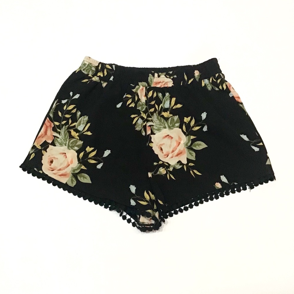 NWOT Smai NYC Floral Rose Lace Hem Stretch Shorts
